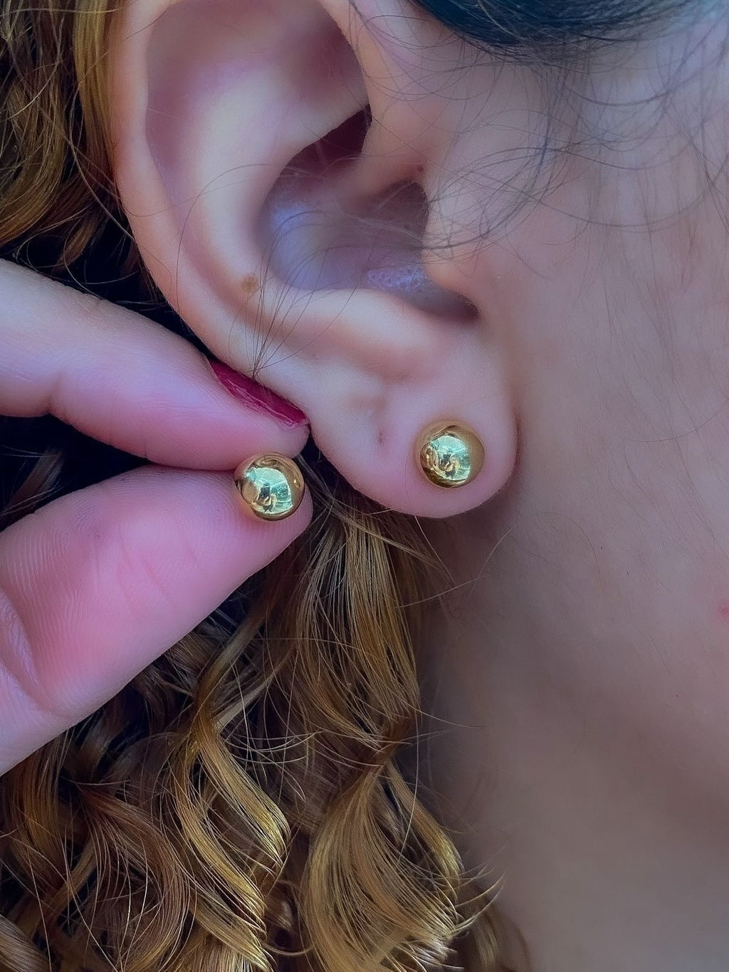 Brinco bolinha 7mm ouro 18k