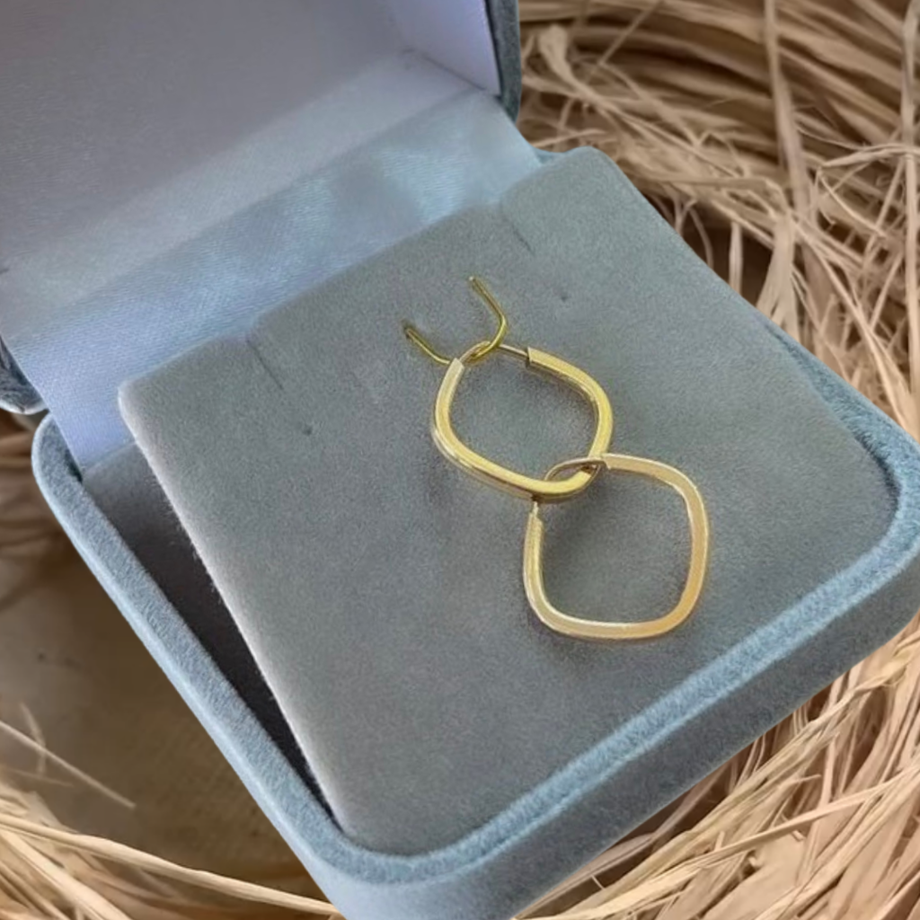 Brinco argola quadrada ouro 18k