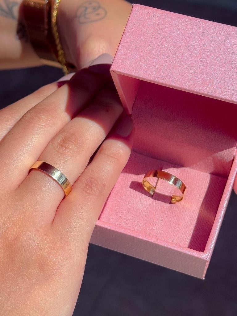 Aliança quadrada ouro 18k 3,5mm