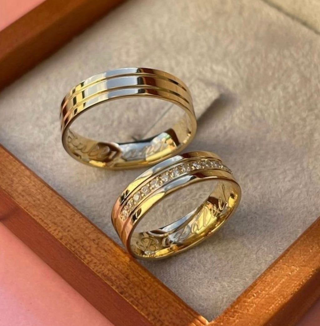 Aliança quadrada cravejada 6mm ouro 18k