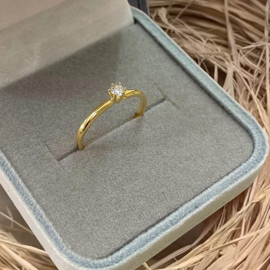 Anel solitário versailles ouro 18k