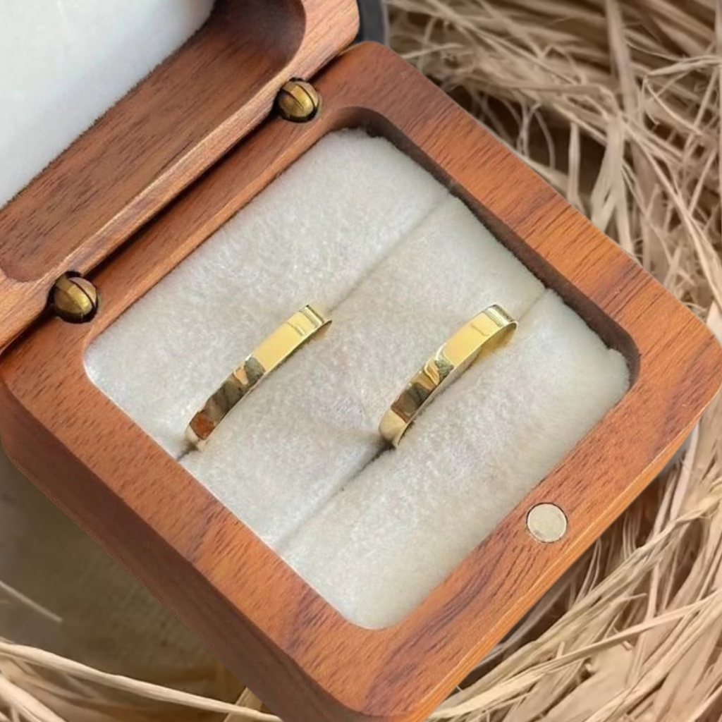 Aliança quadrada ouro 18k 2mm