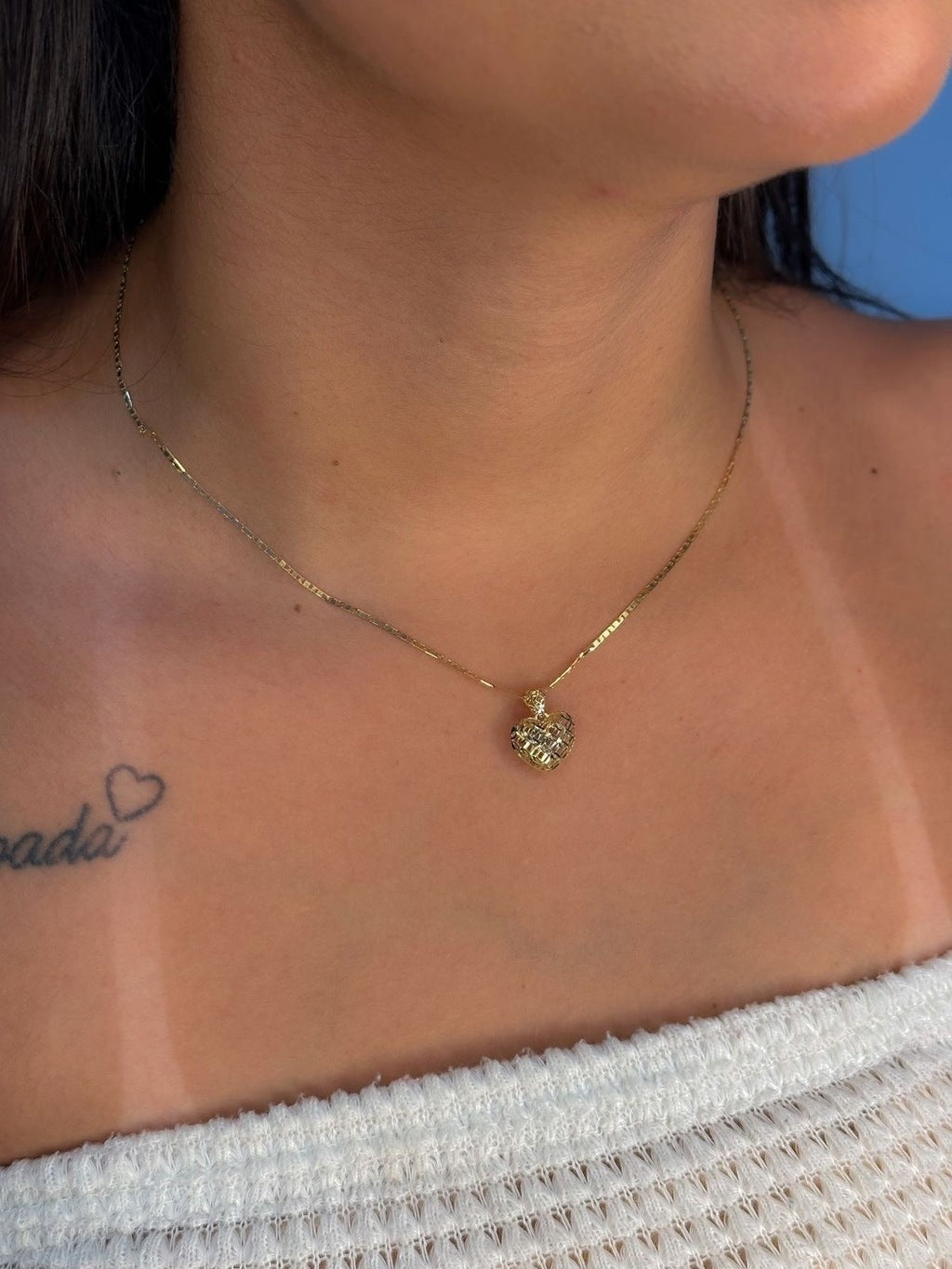 Colar coração vazado ouro 18k