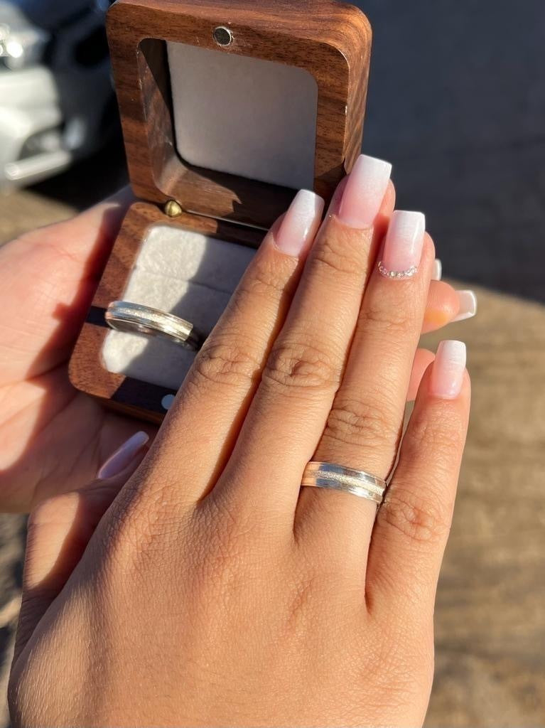 Aliança fio diamantado prata 925