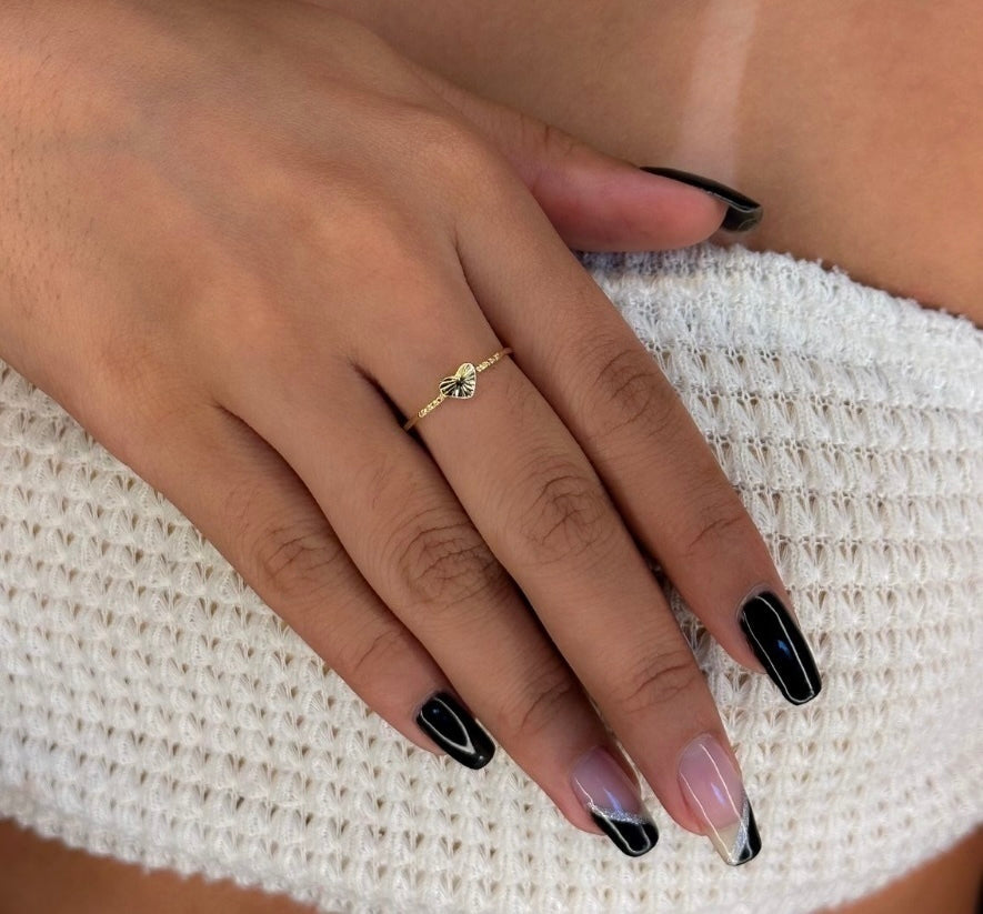 Anel coração frisado ouro 18k