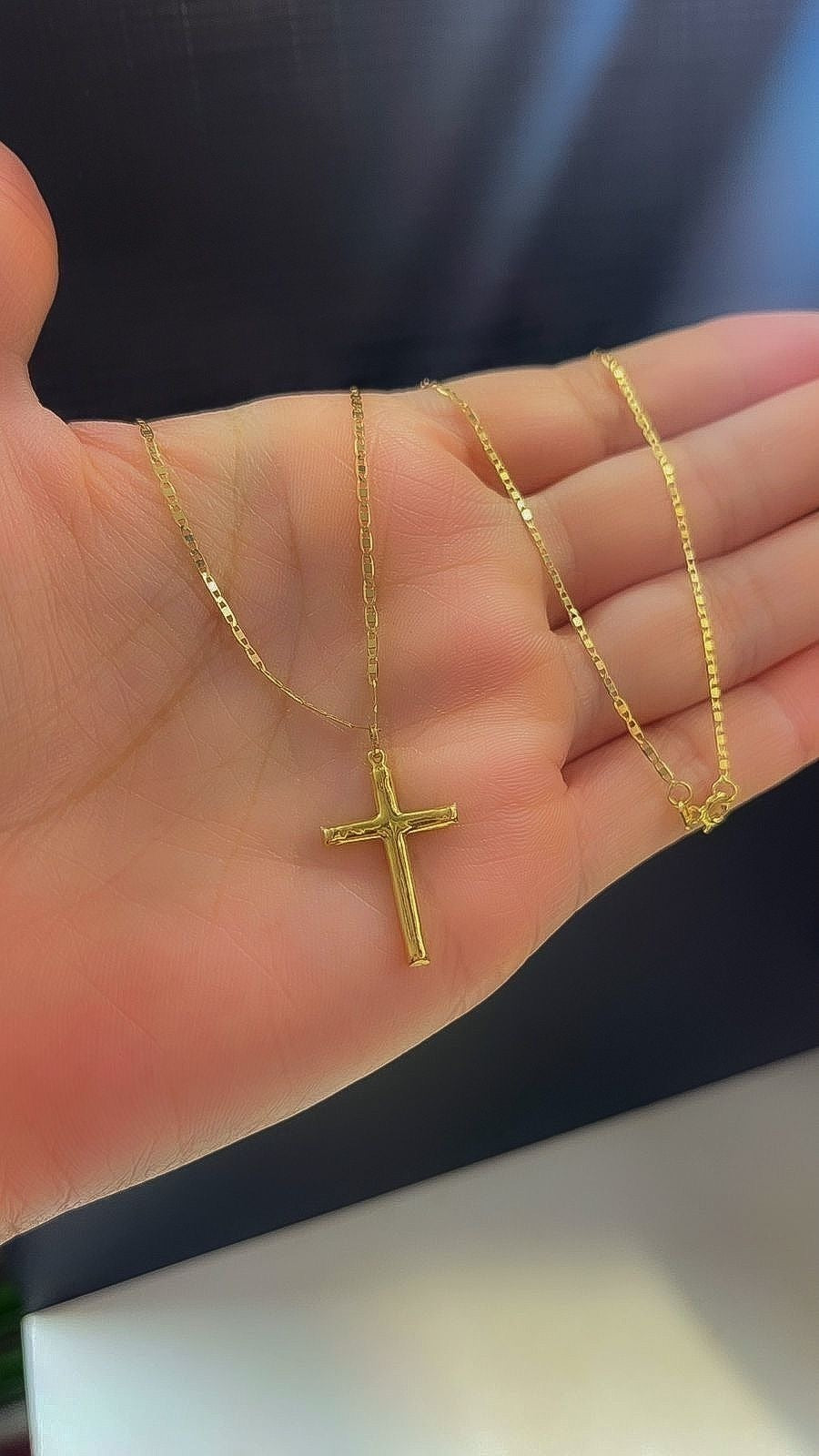 Colar piastrini com cruz ouro 18k