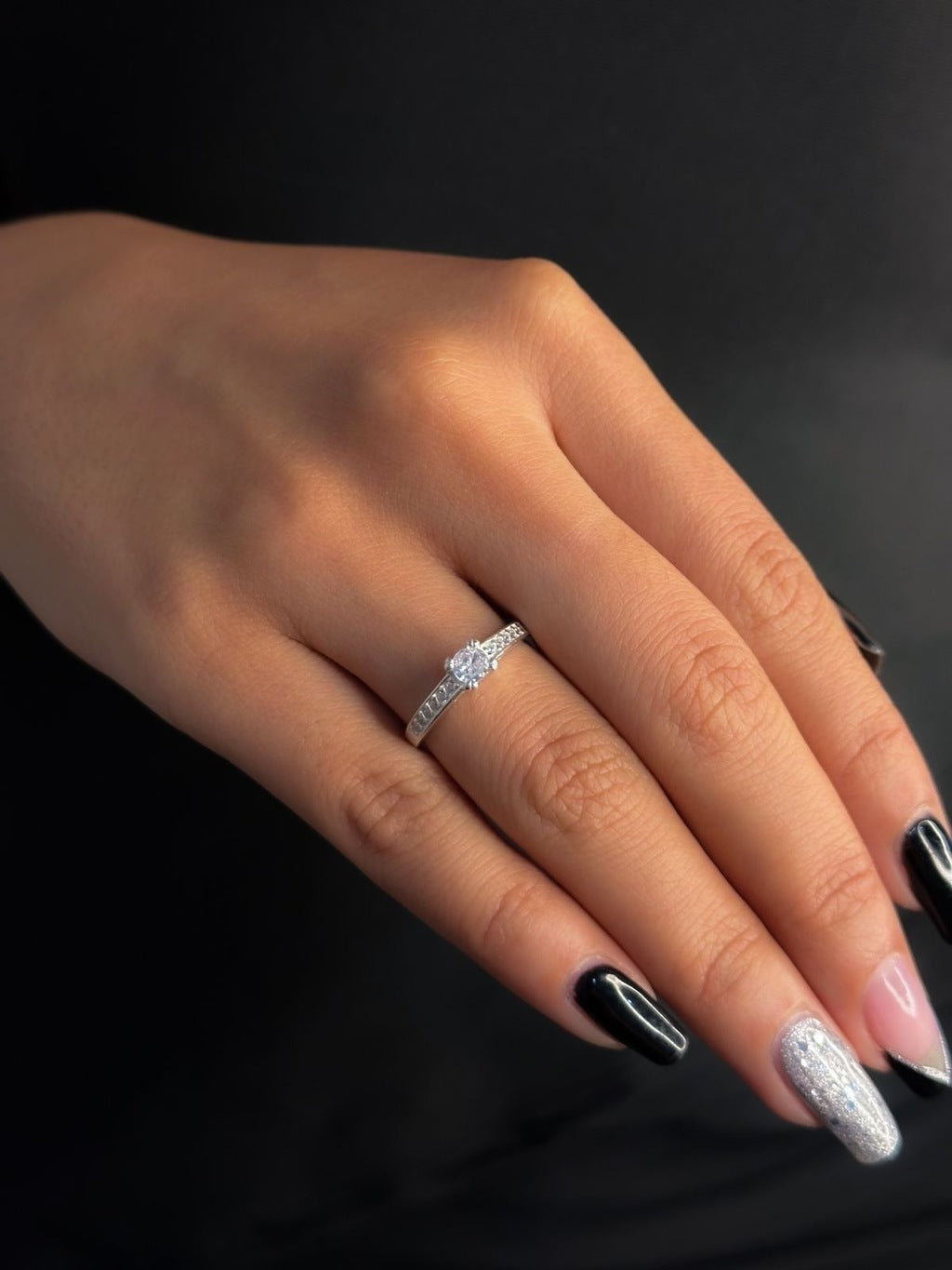 Aliança frisada com anel solitário prata 925