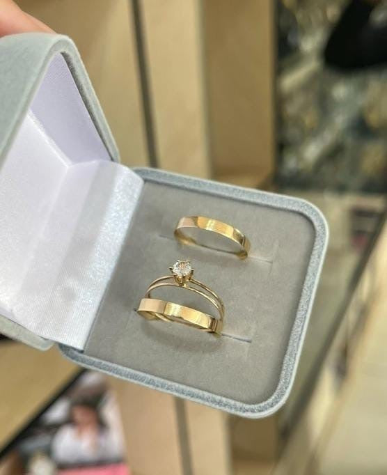 Aliança com solitário duo ouro 18k