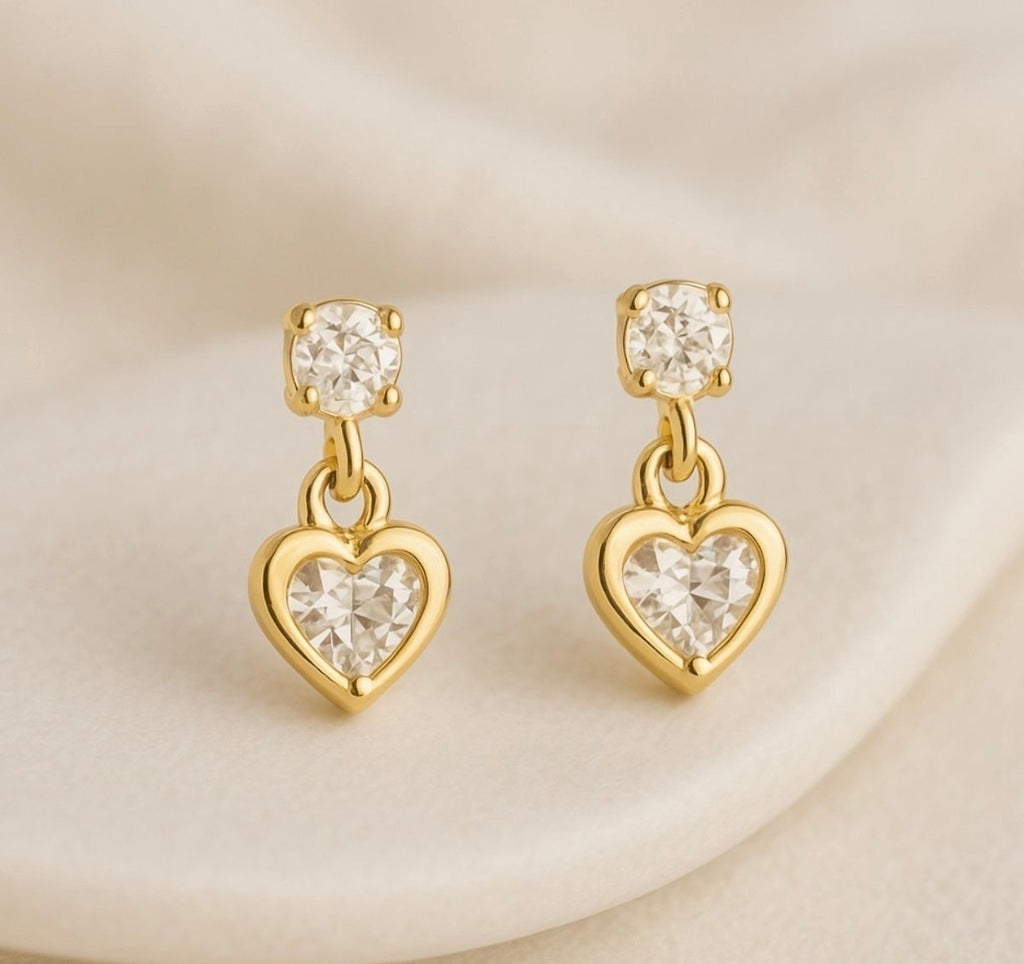 Brinco coração brilhante baby ouro 18k