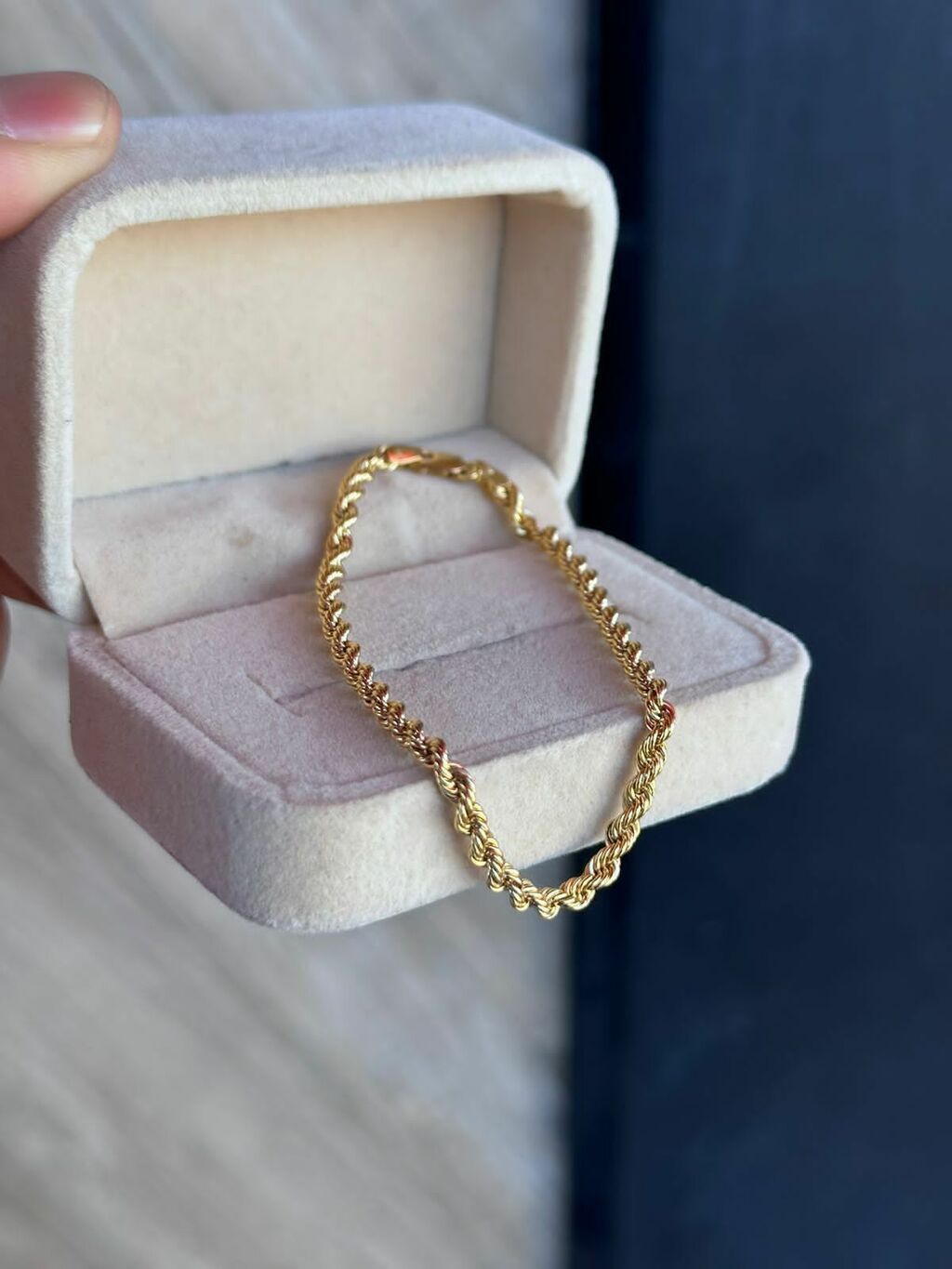 Pulseira cabo de aço ouro 18k