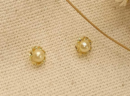 brinco baby pérola ouro 18k