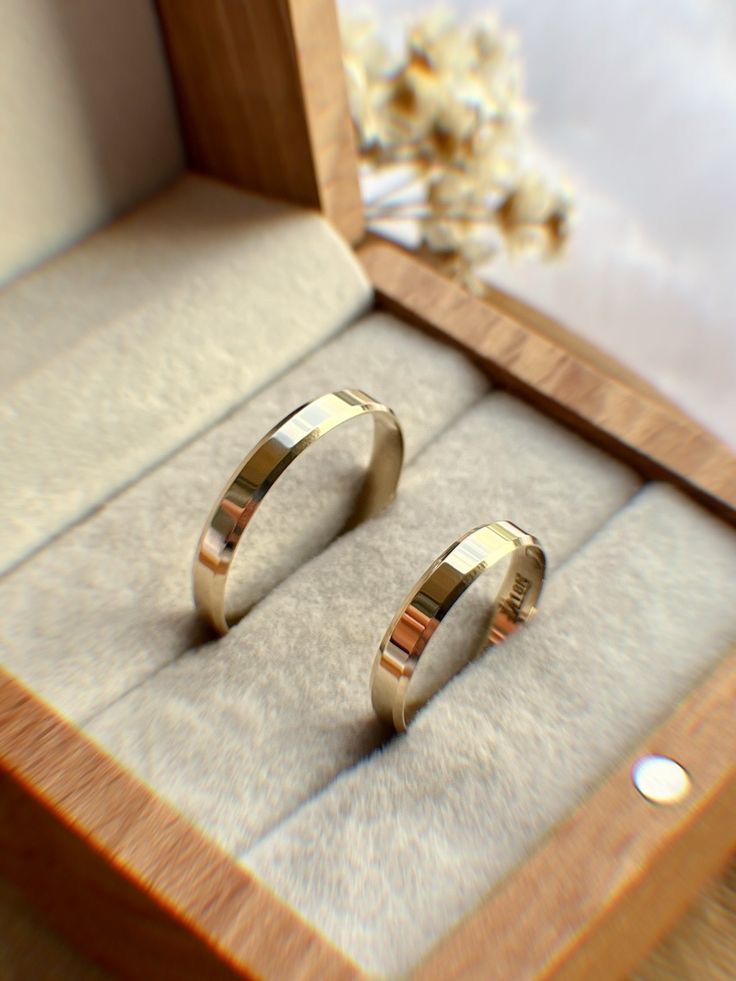 Aliança chanfrada ouro 18k 3mm