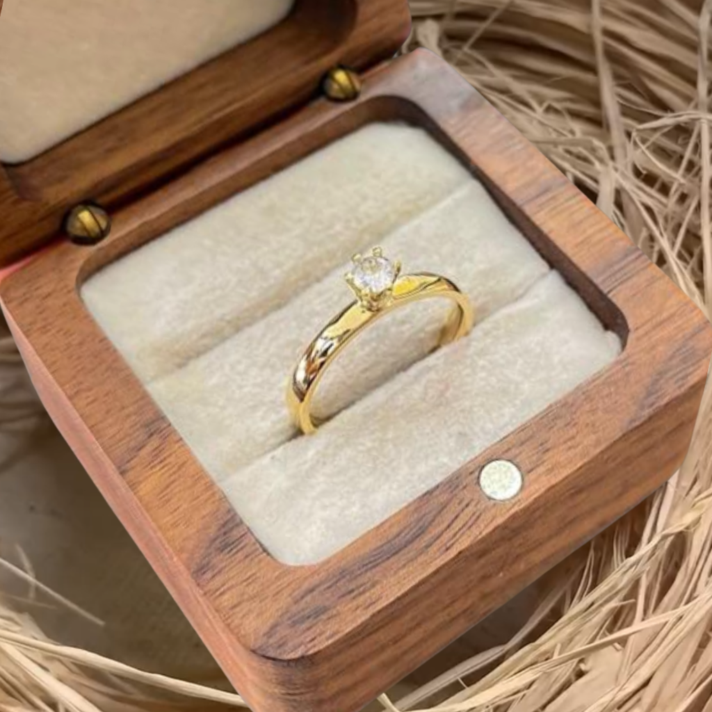 Anel solitário lov ouro 18k