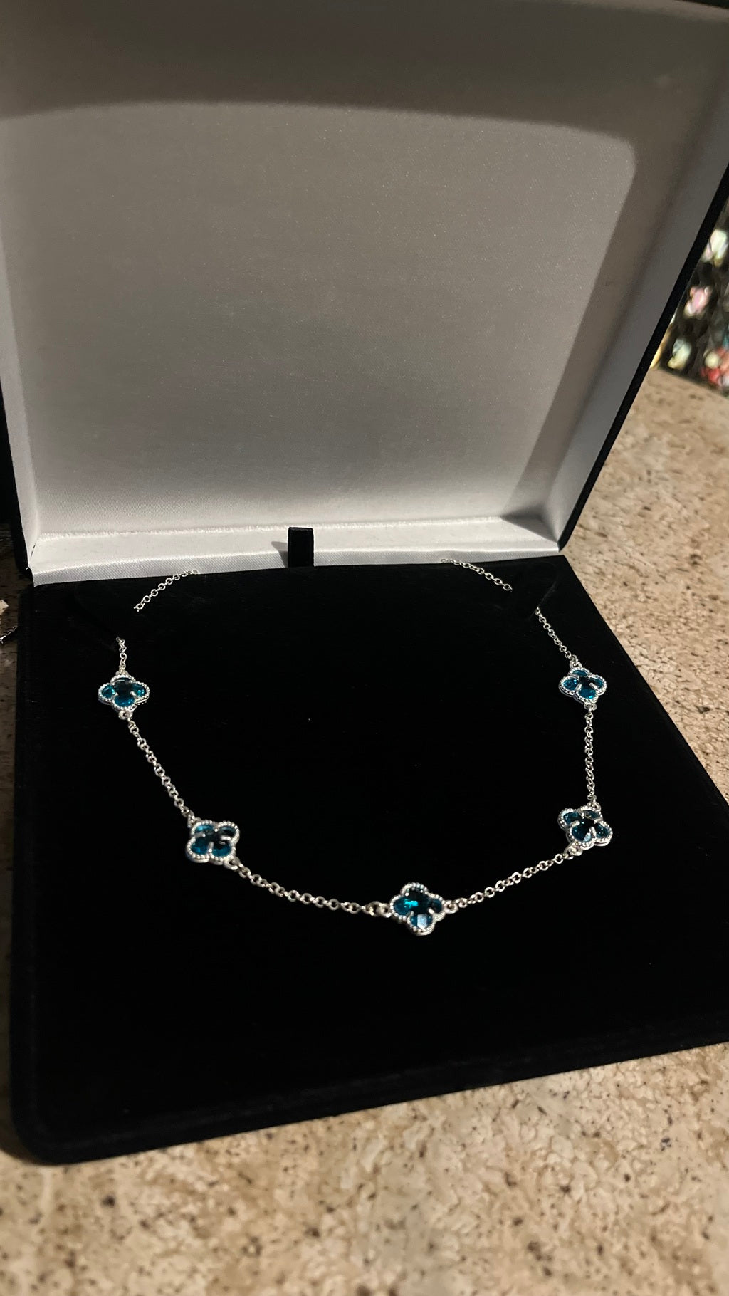 Colar trevo azul prata 925