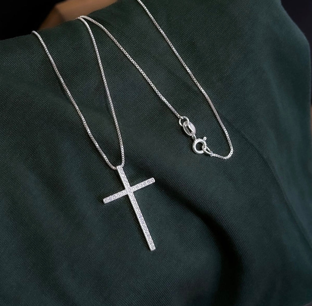 Colar cruz cravejada prata 925