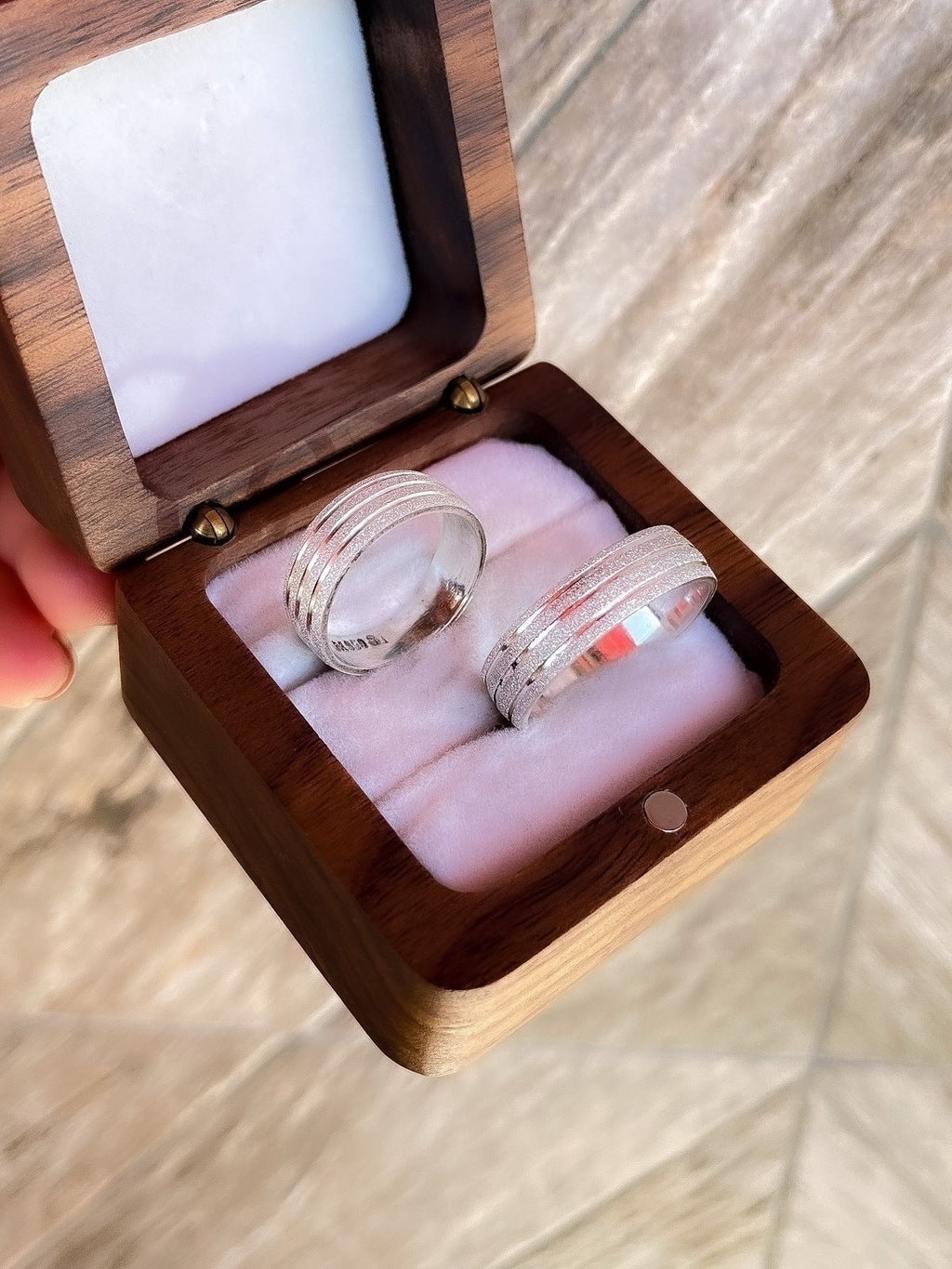 Aliança frisada 5mm prata 925