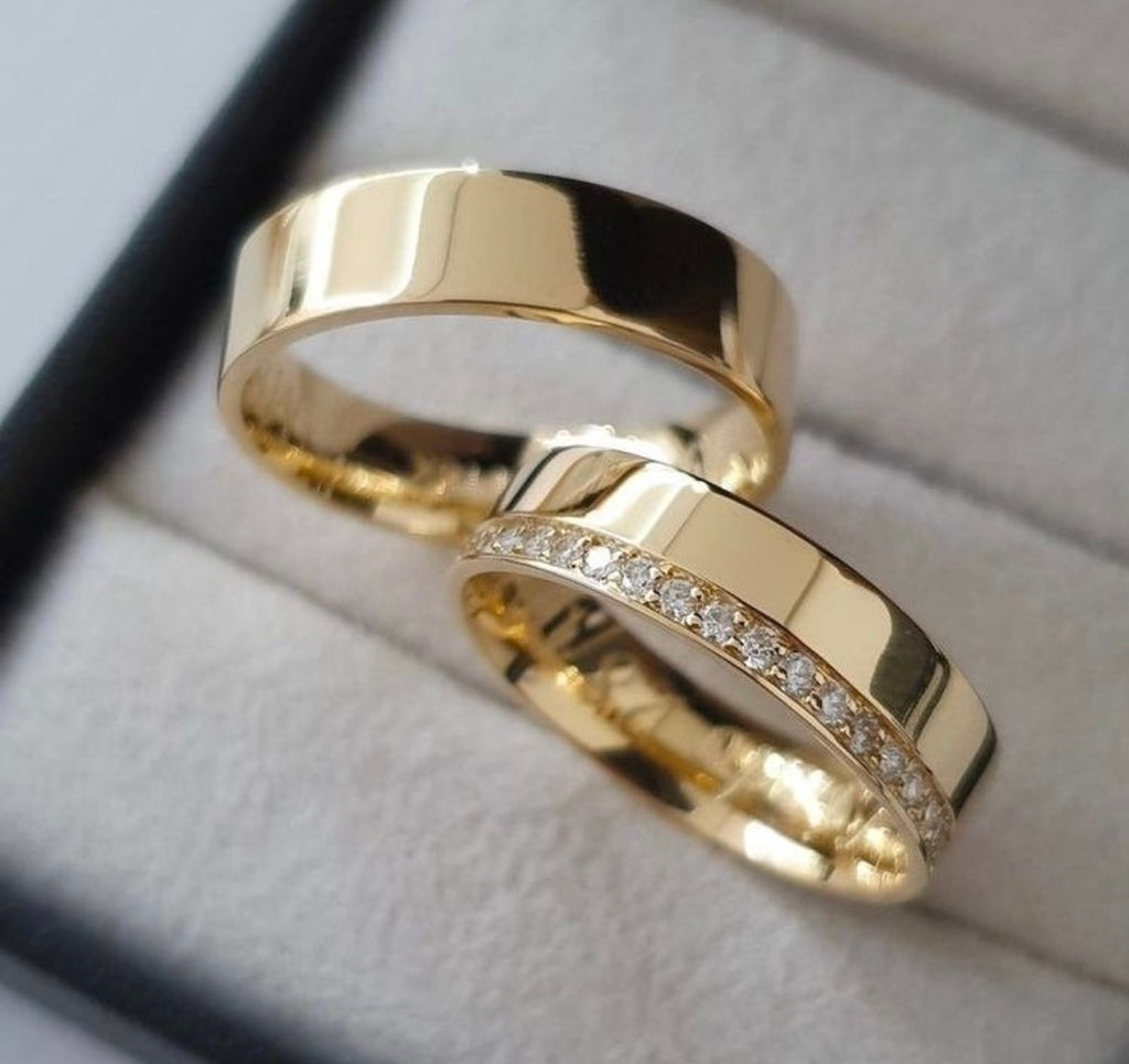 Aliança quadrada cravejada ouro 18k