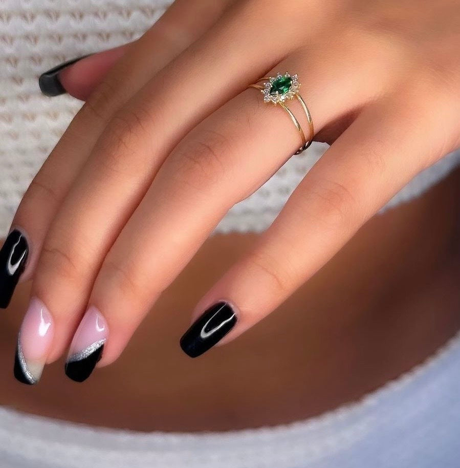 Anel esmeralda navete ouro 18k