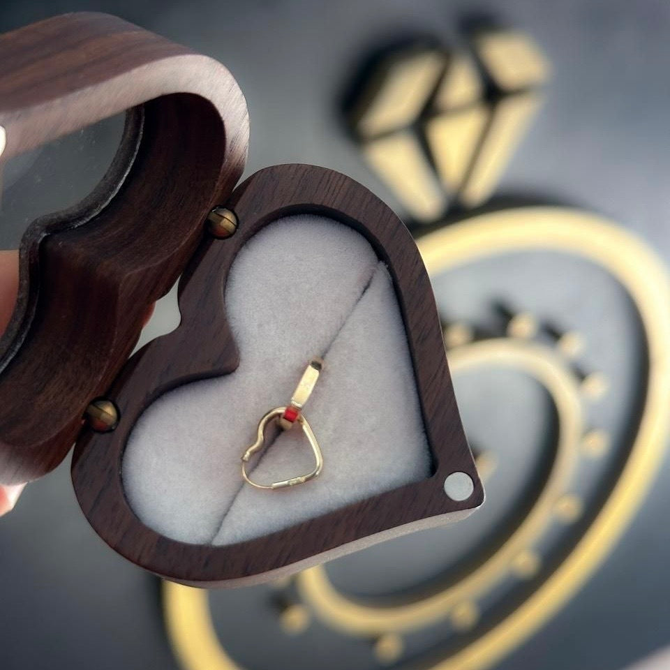 Brinco argola coração ouro 18k