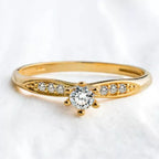 Anel solitário classic cravejado ouro 18k