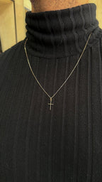 Colar Cartier com pingente cruz ouro 18k