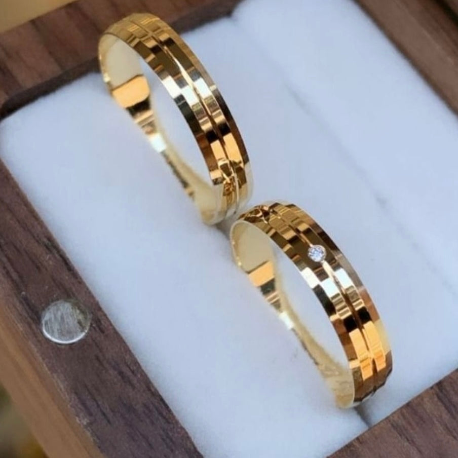 Aliança chanfrada ouro 18k