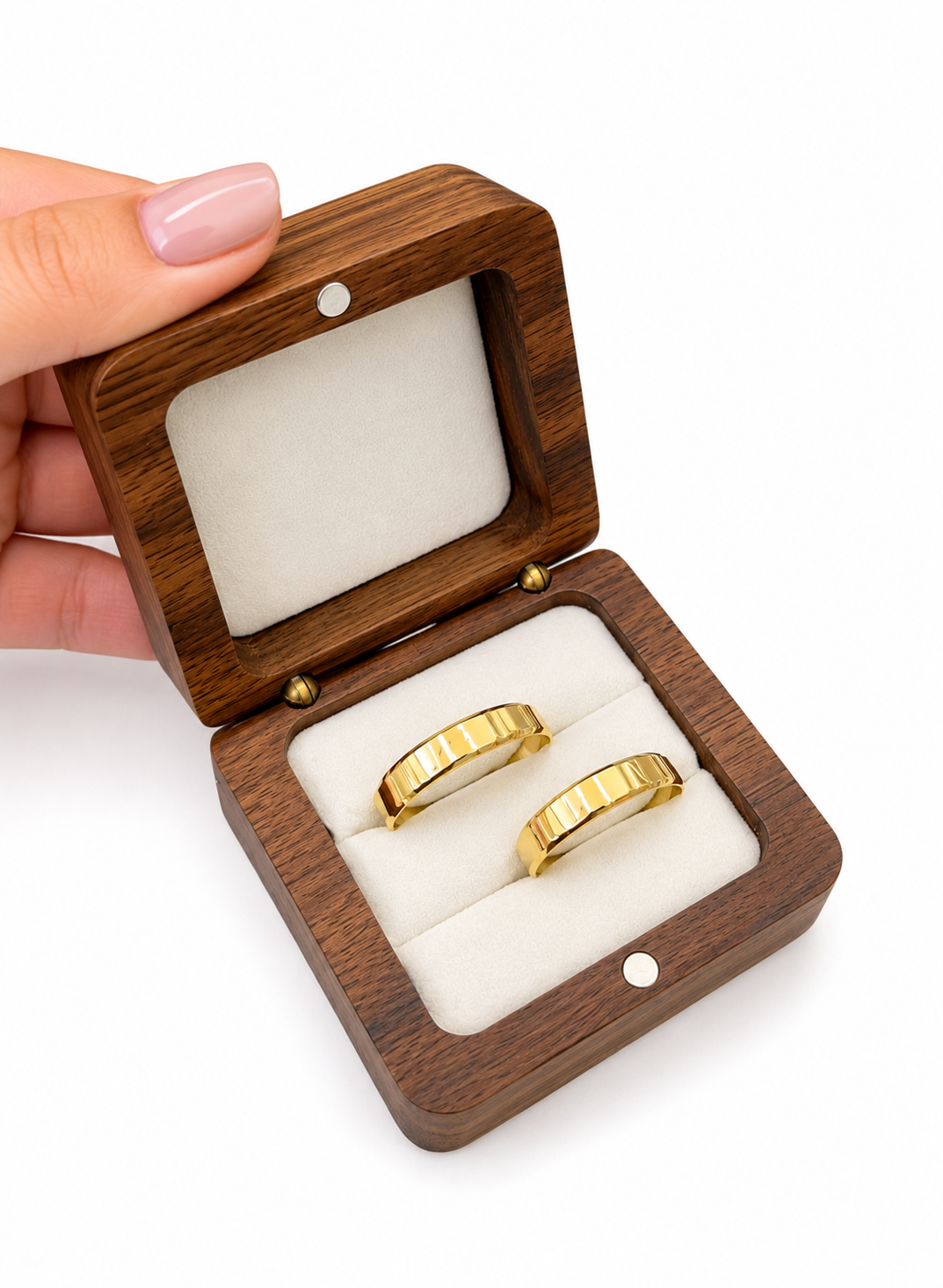 Alianças chanfradas em ouro18k-4mm